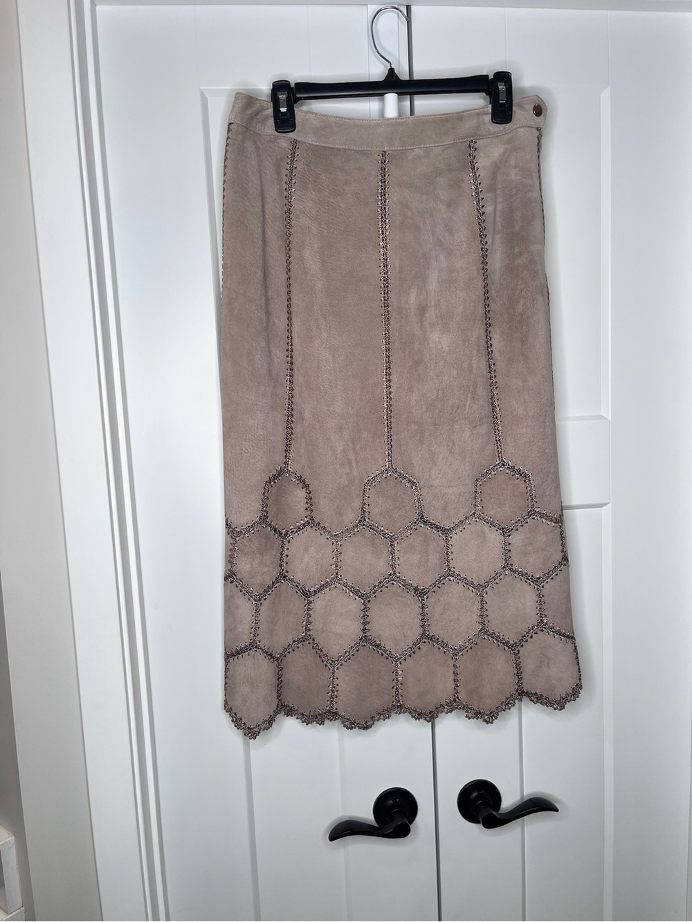 Sigrid Olsen Taupe 100% Suede Midi Skirt with Hexagon Stitch Detail NWT Size 8